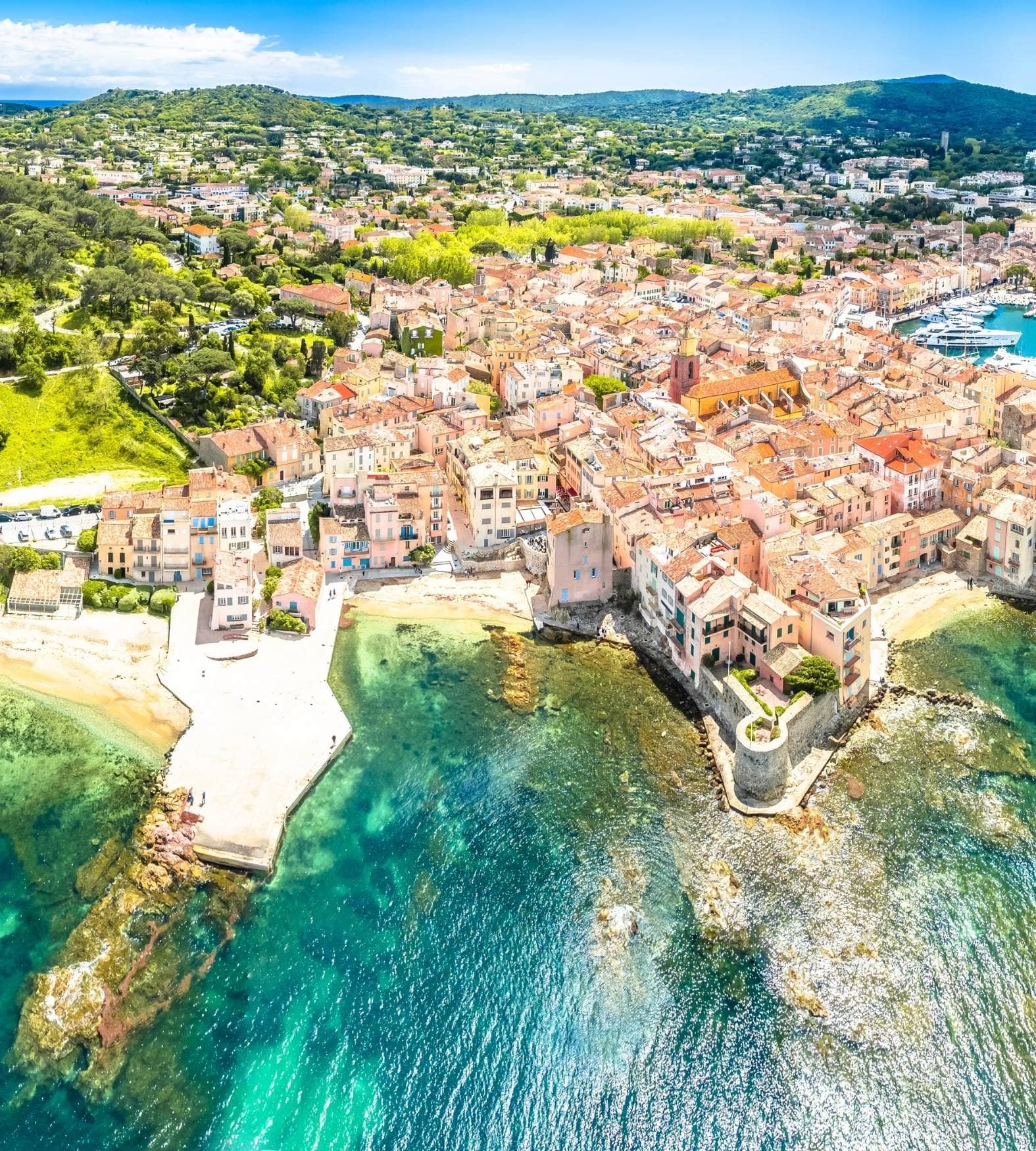 Die Küste von St Tropez an der Côte d'Azur.