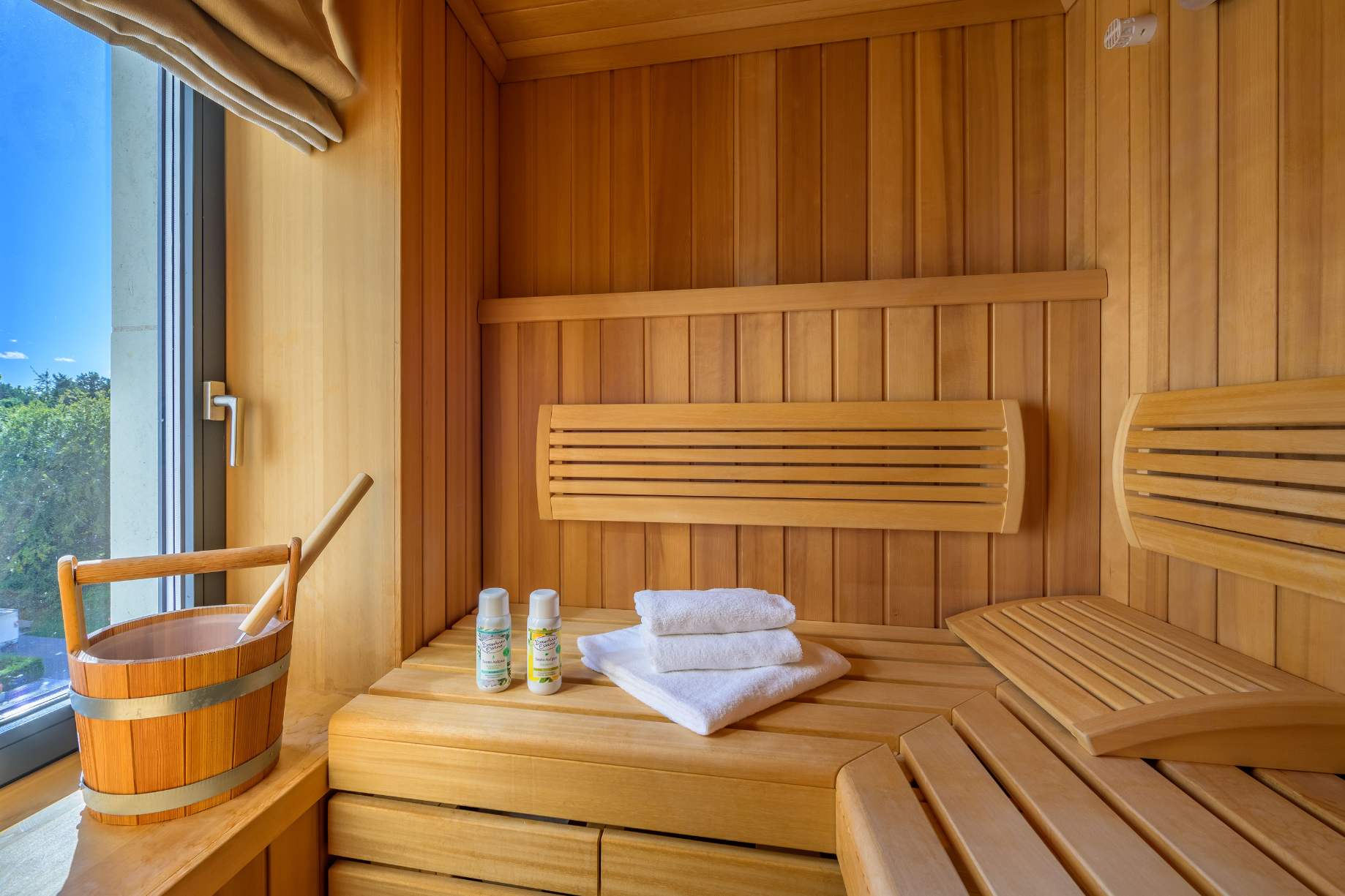 Sky & Sea - Interior 4