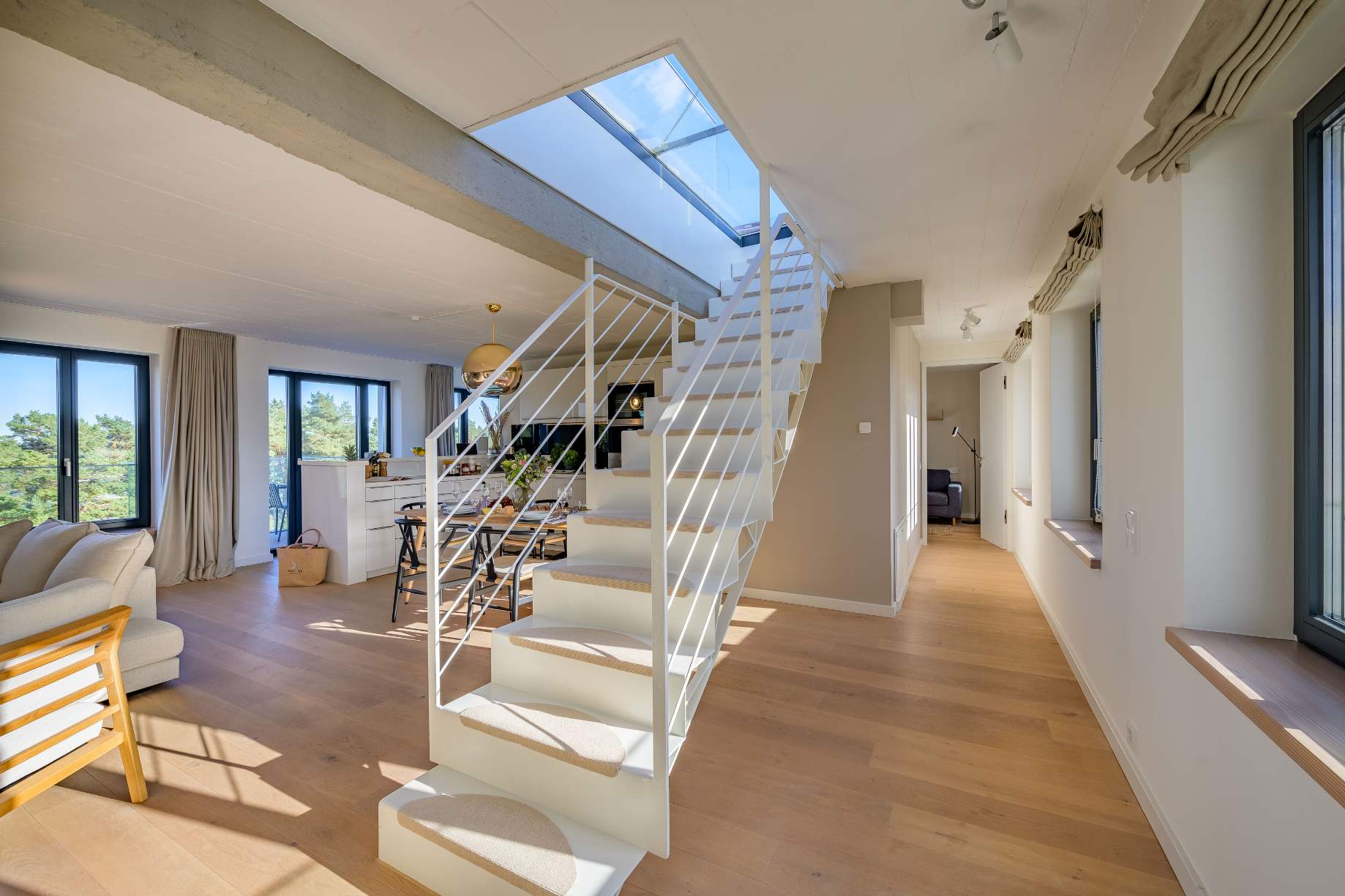 Sky & Sea - Interior 2