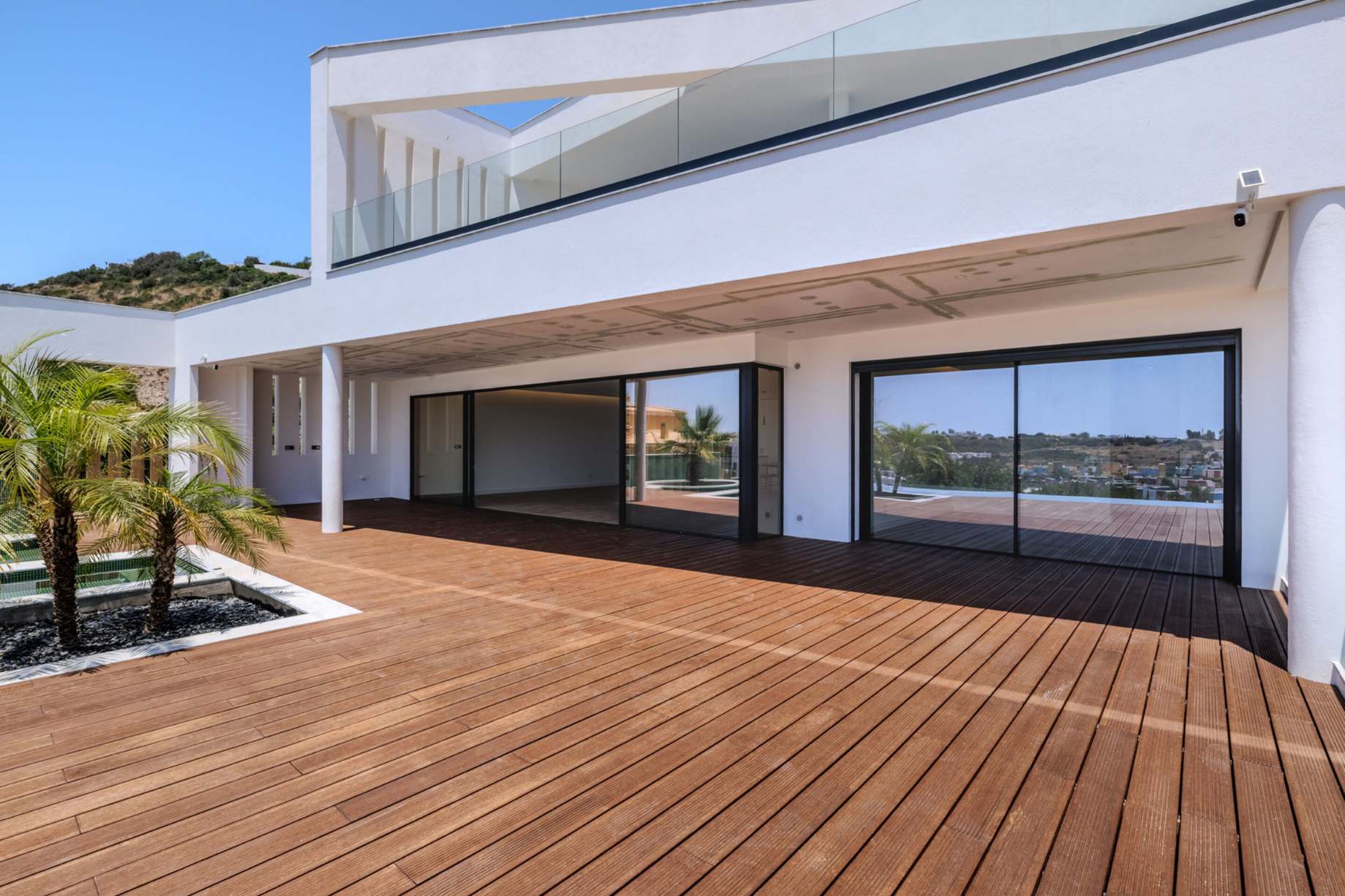 Spacious sunny terrace