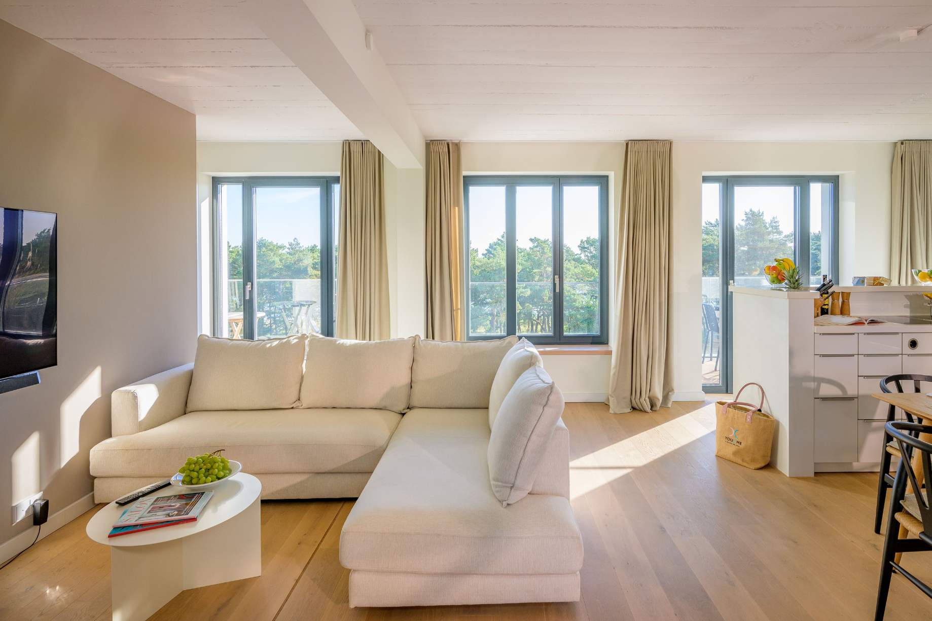 Sky & Sea - Interior 4