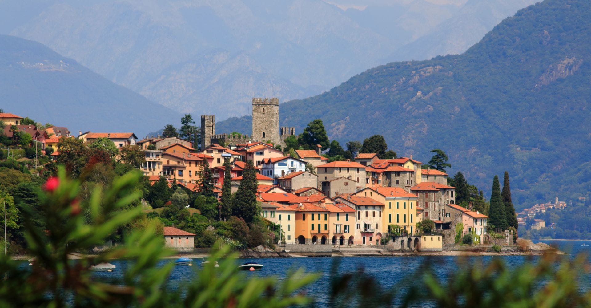 Aussicht eines italienischen Dorfes am Comer See.