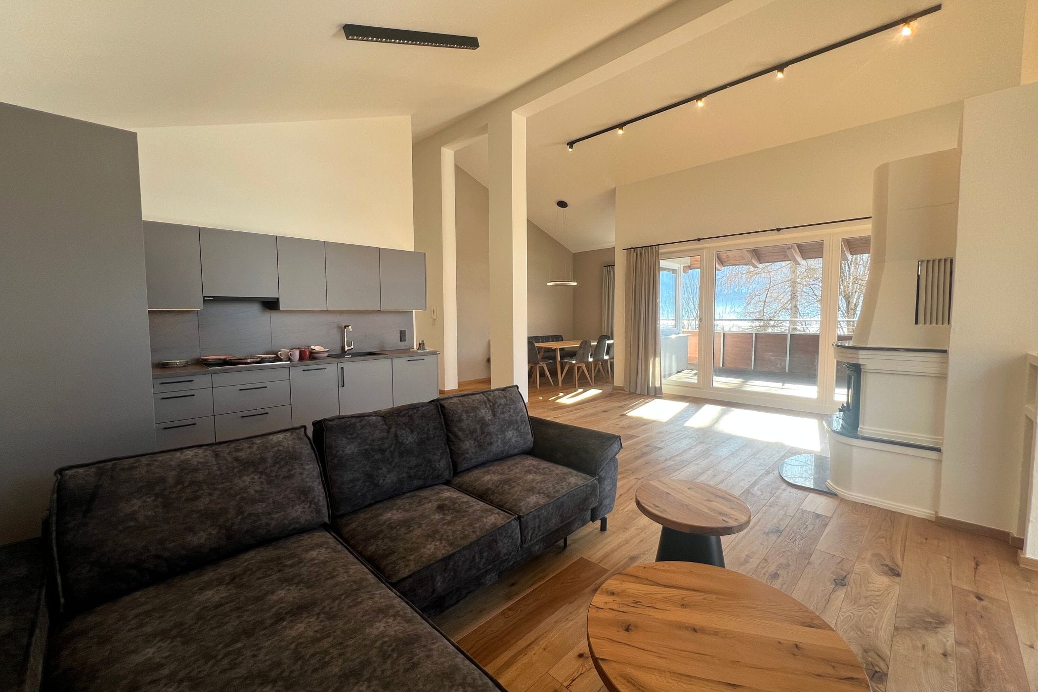 Zell Peaks - Interior 3