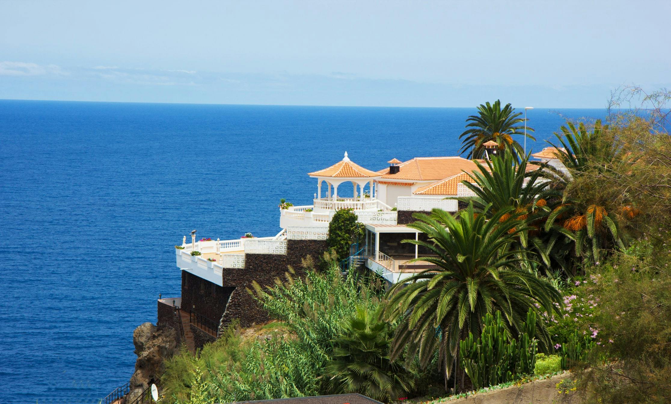 Clifftop villas in Tenerife